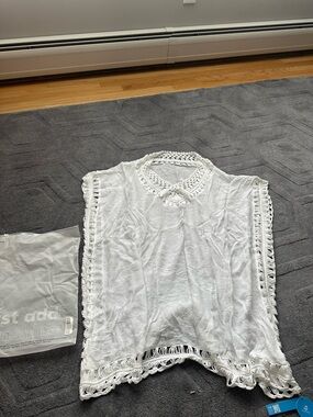 Cupshe White Crochet-Trim Sleeveless poncho